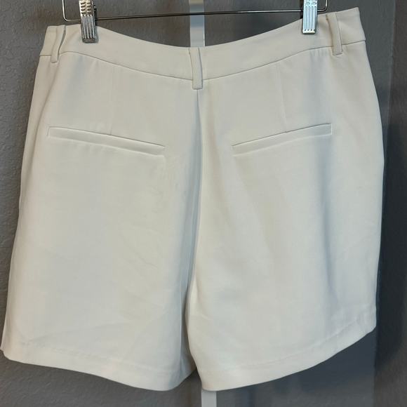 Good American Luxe Suiting Trouser Shorts Ivory Size 10 - NWT - Picture 3 of 13